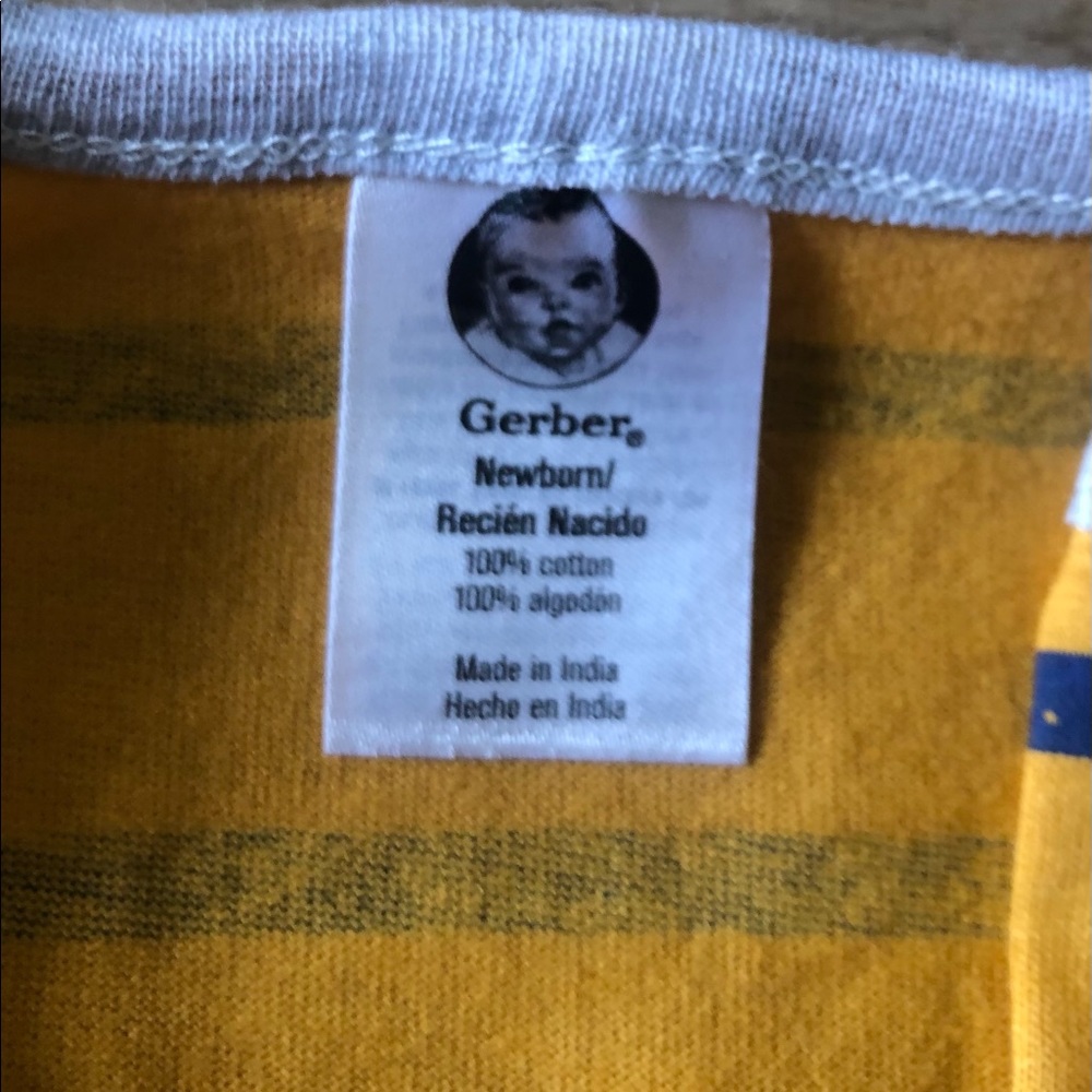 Lot of 3 newborn pyjamas